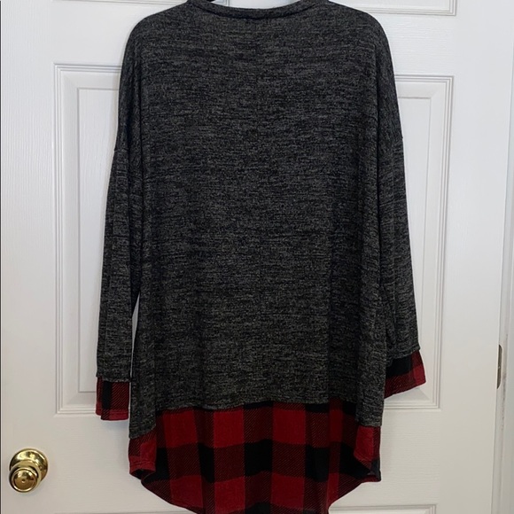 Buffalo plaid hemmed grey tunic size 2x - Picture 4 of 5